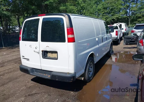 2011 Chevrolet Express 1500 Work Van z USA, uszkodzony, nr VIN 1GCSGAFX4B1168817